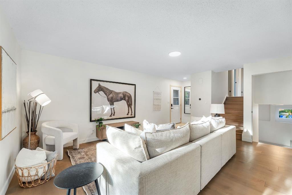 Picture for 212 Midlawn Close SE