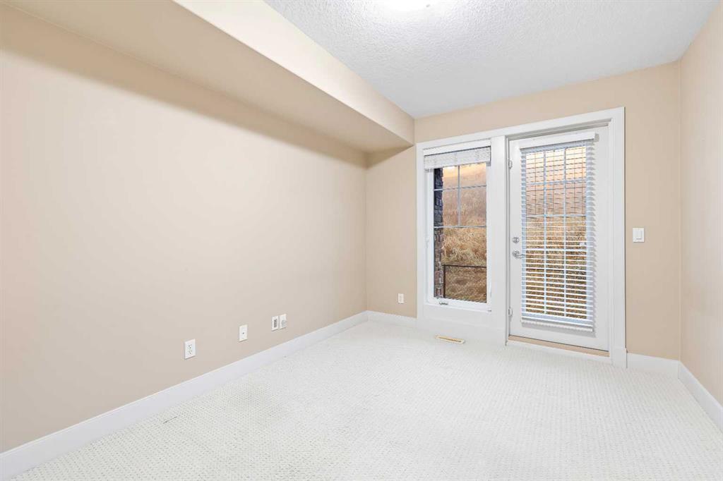 Picture for 402, 10 Discovery Ridge Hill SW