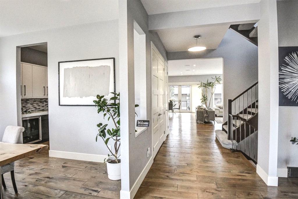 Picture for 411 9 Street NE