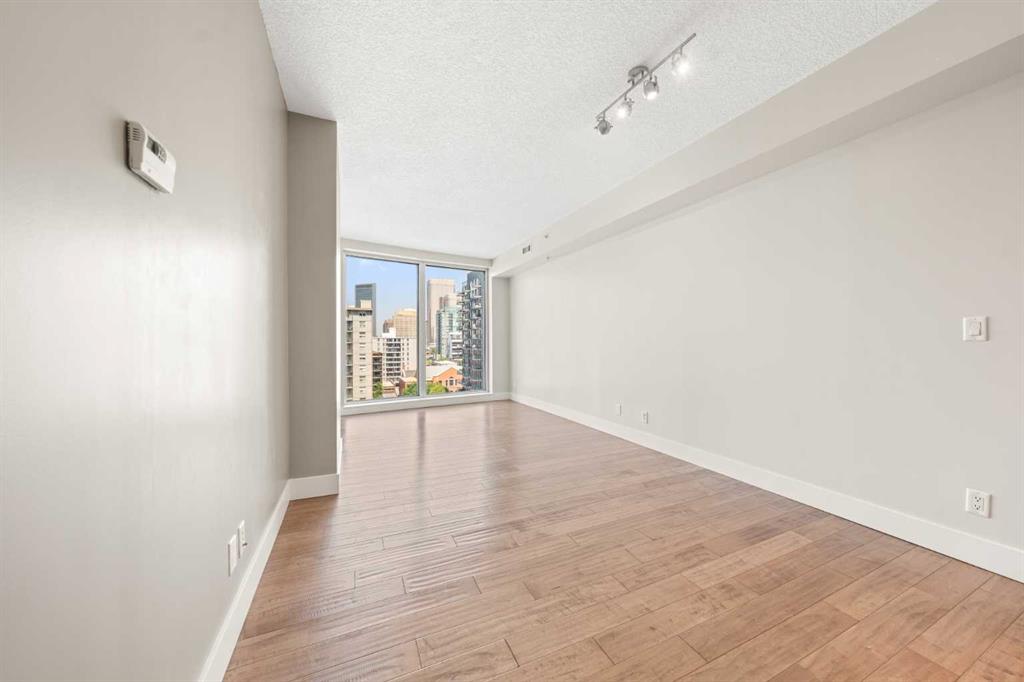 Picture for 808, 817 15 Avenue SW