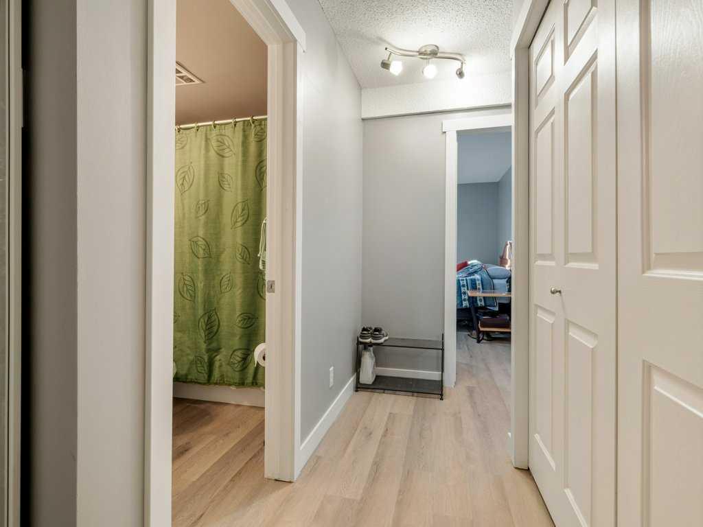 Picture for 204, 855 Columbia Boulevard W