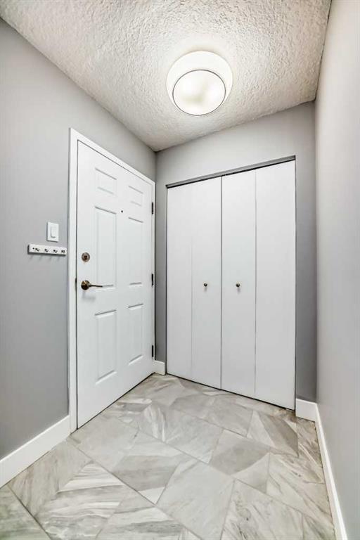 Picture for 604, 537 14 Avenue SW