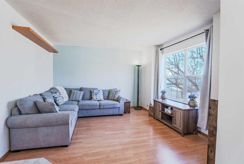 Picture for 68 Bridleridge Gardens SW