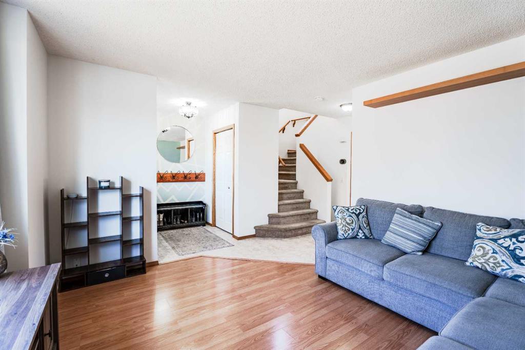 Picture for 68 Bridleridge Gardens SW