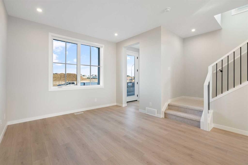 Picture for 1465 Rangeview Drive SE