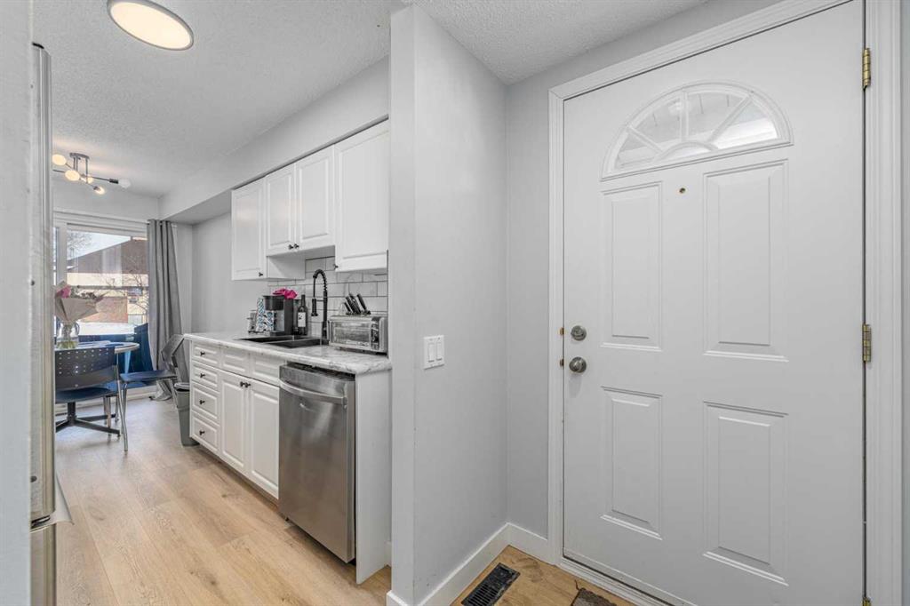 Picture for 1, 5315 53 Avenue NW