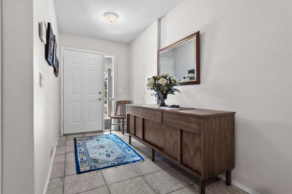 Picture for 180 Valley Ridge Heights NW