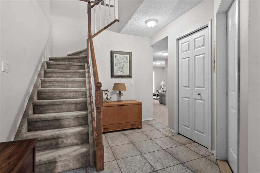 Picture for 180 Valley Ridge Heights NW