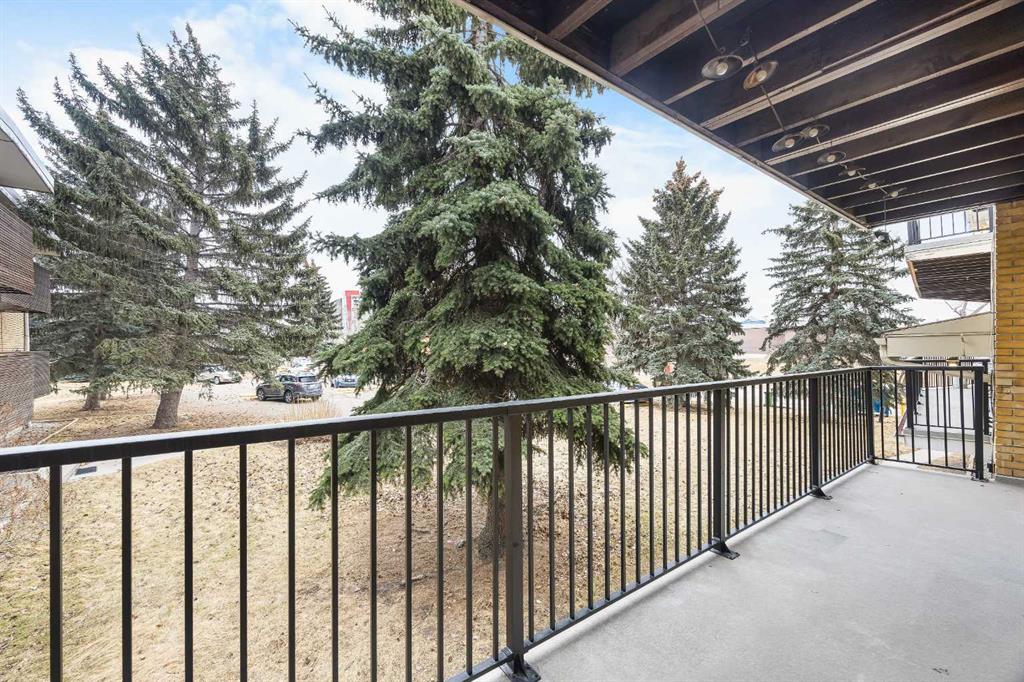 Picture for 204, 3103 Blakiston Drive NW