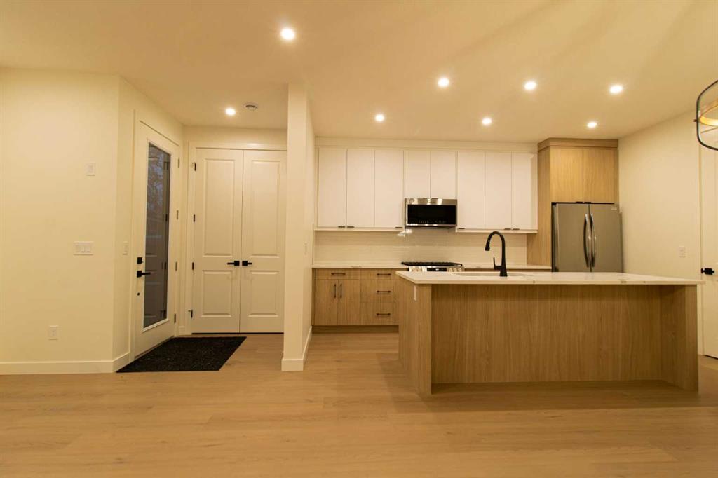 Picture for Upper, 1512 21 Avenue NW