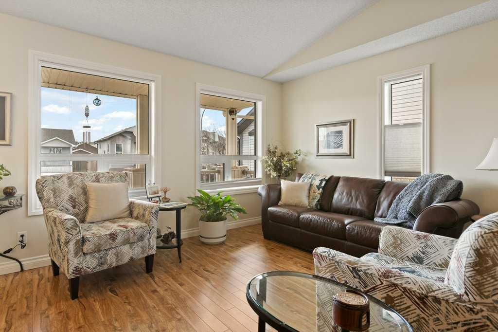 Picture for 48 Sunrise Close SE