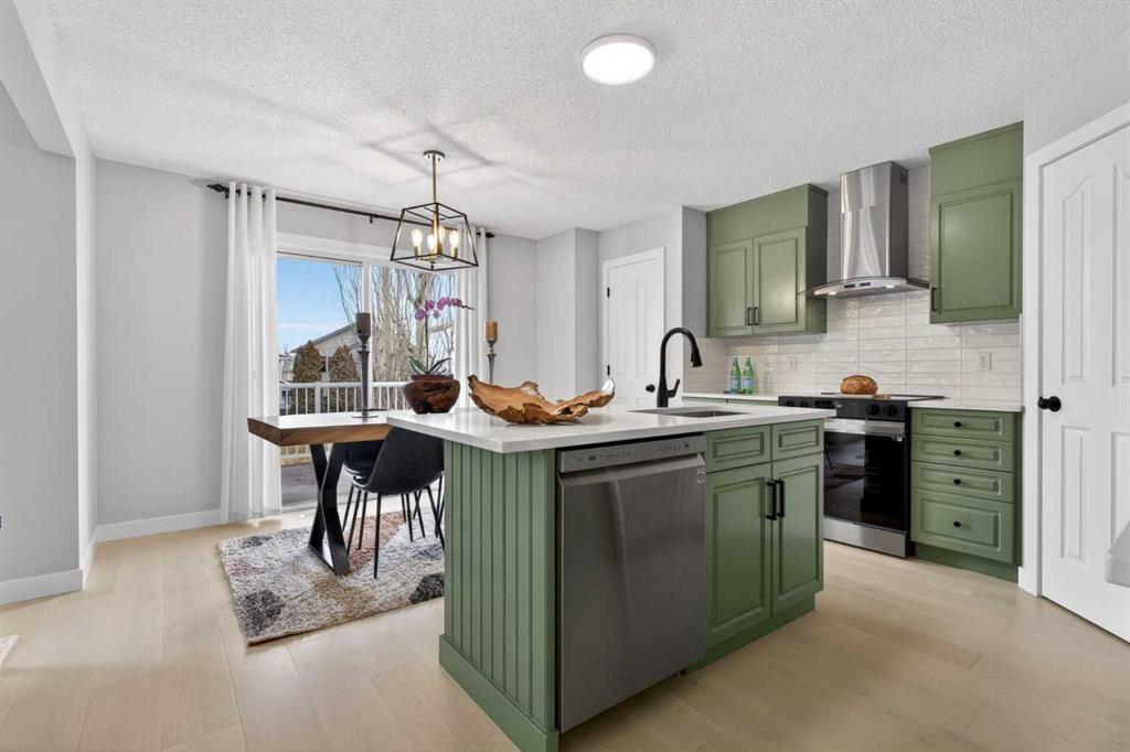 Picture for 10 Somerglen Crescent SW