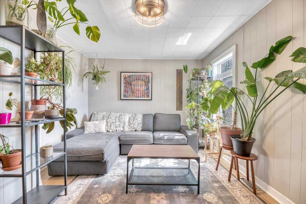 Picture for 110 5 Avenue 