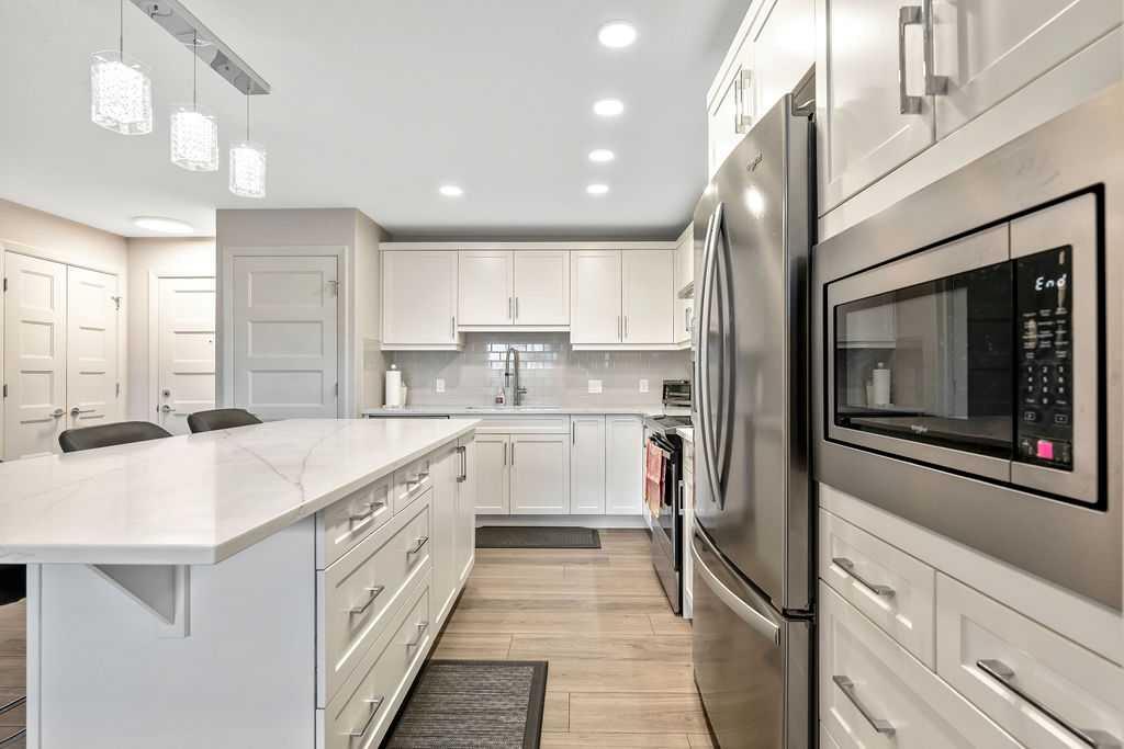 Picture for 2112, 10 Market Boulevard SE