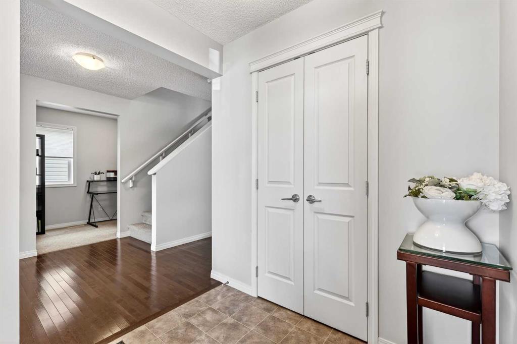 Picture for 27 Copperpond Heights SE