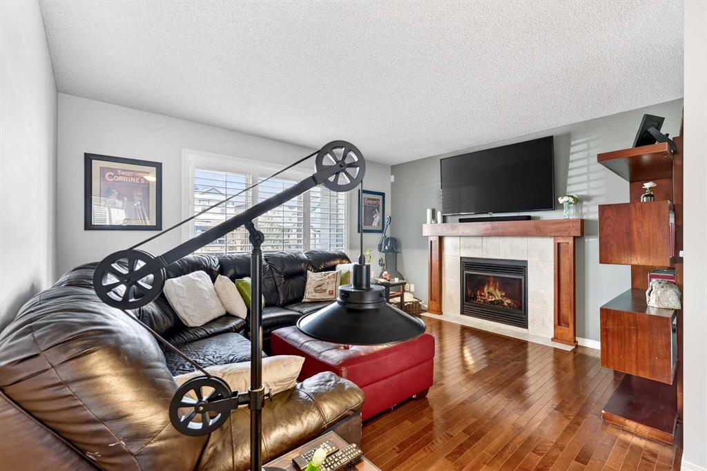 Picture for 27 Copperpond Heights SE