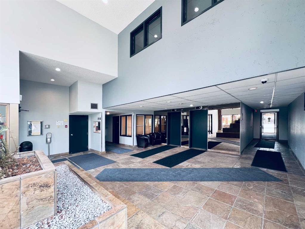 Picture for 114, 550 Westwood Drive SW