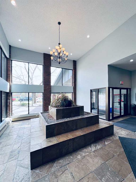 Picture for 114, 550 Westwood Drive SW