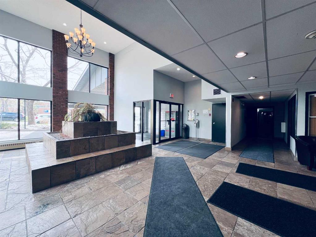 Picture for 114, 550 Westwood Drive SW