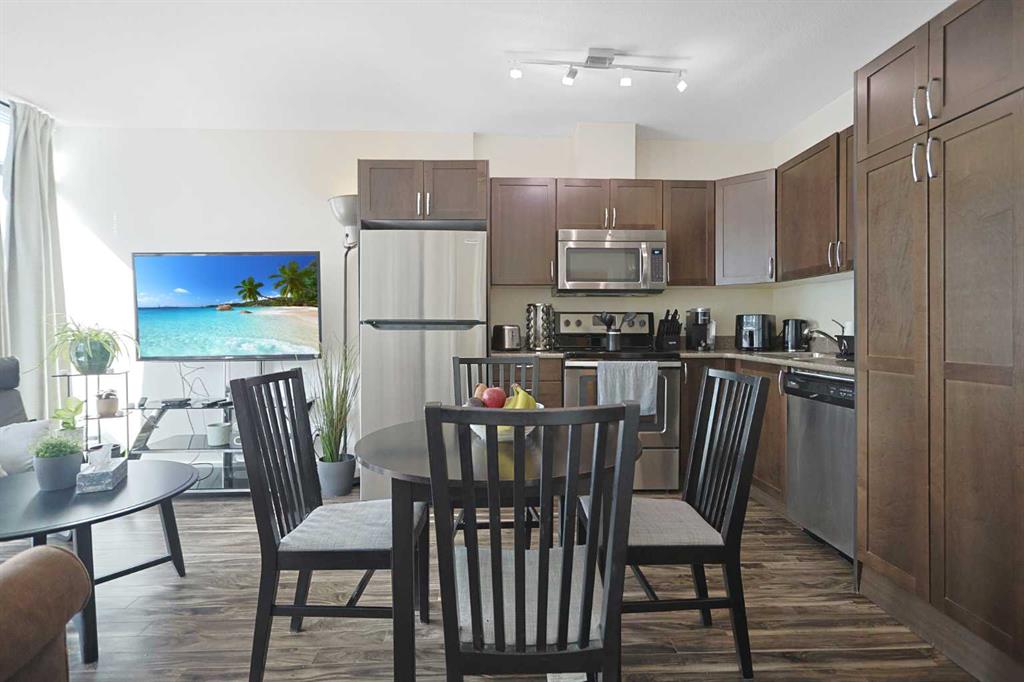 Picture for 904, 10 Brentwood Common NW