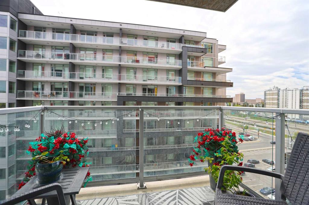 Picture for 904, 10 Brentwood Common NW