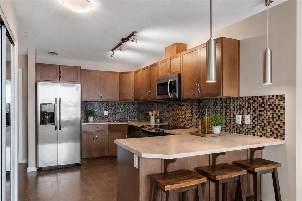 Picture for 706, 1320 1 Street SE