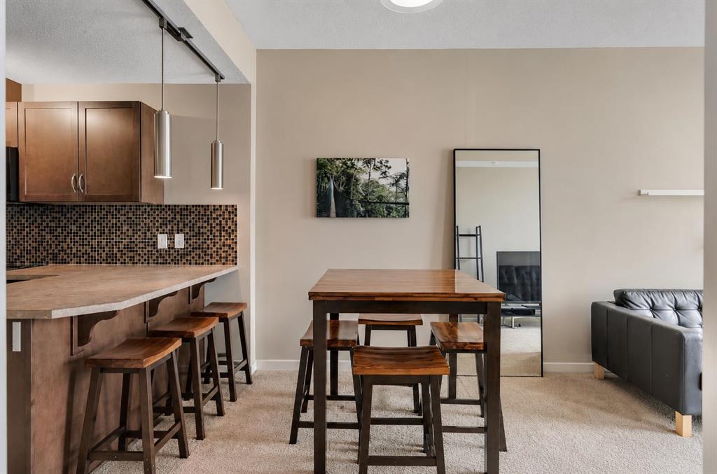 Picture for 706, 1320 1 Street SE