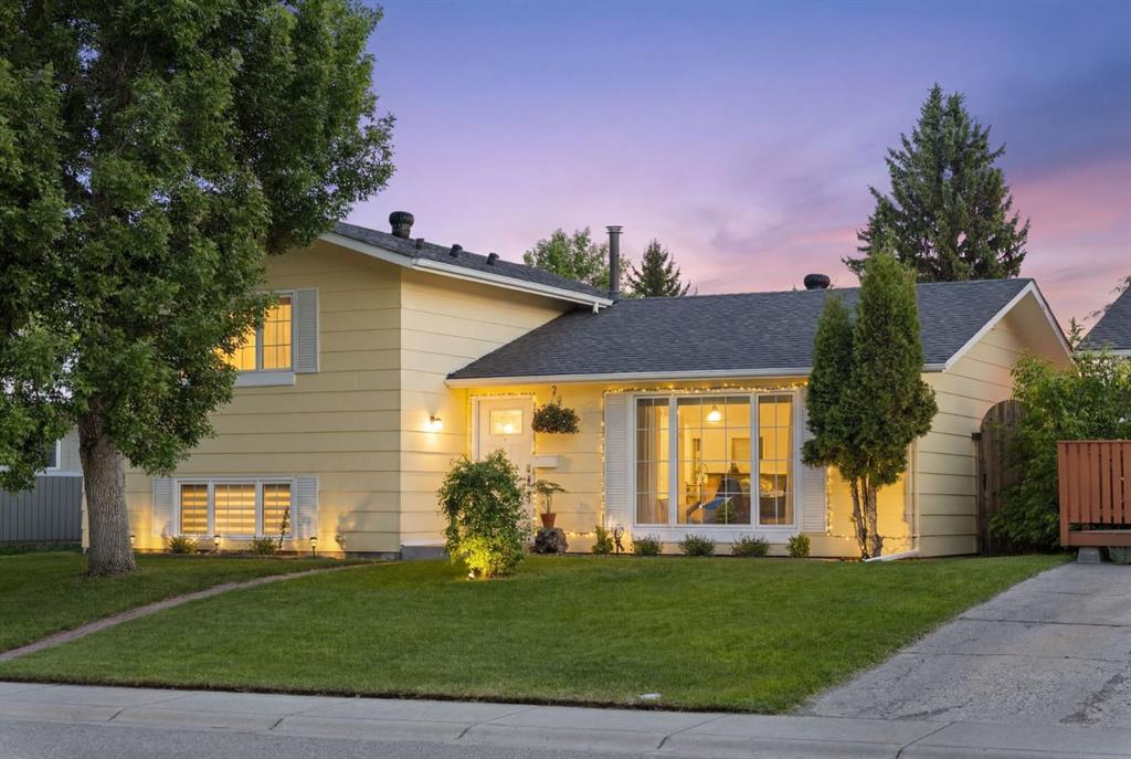 Picture for 263 Midlawn Close SE