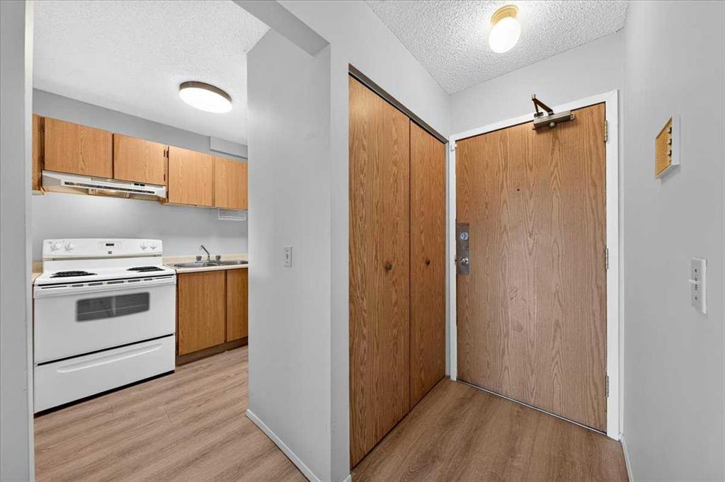 Picture for 203, 1712 38 Street SE
