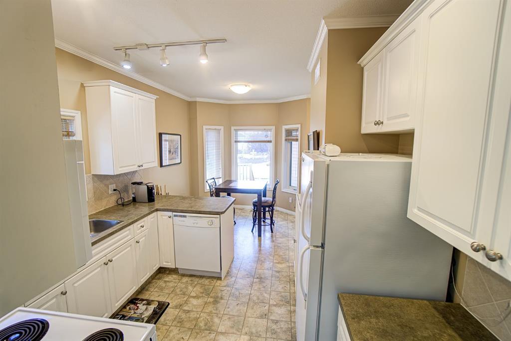 Picture for 22 Skyline Mews  https://www.cirrealty.ca/reb/creb/29/A2264329_16.jpg