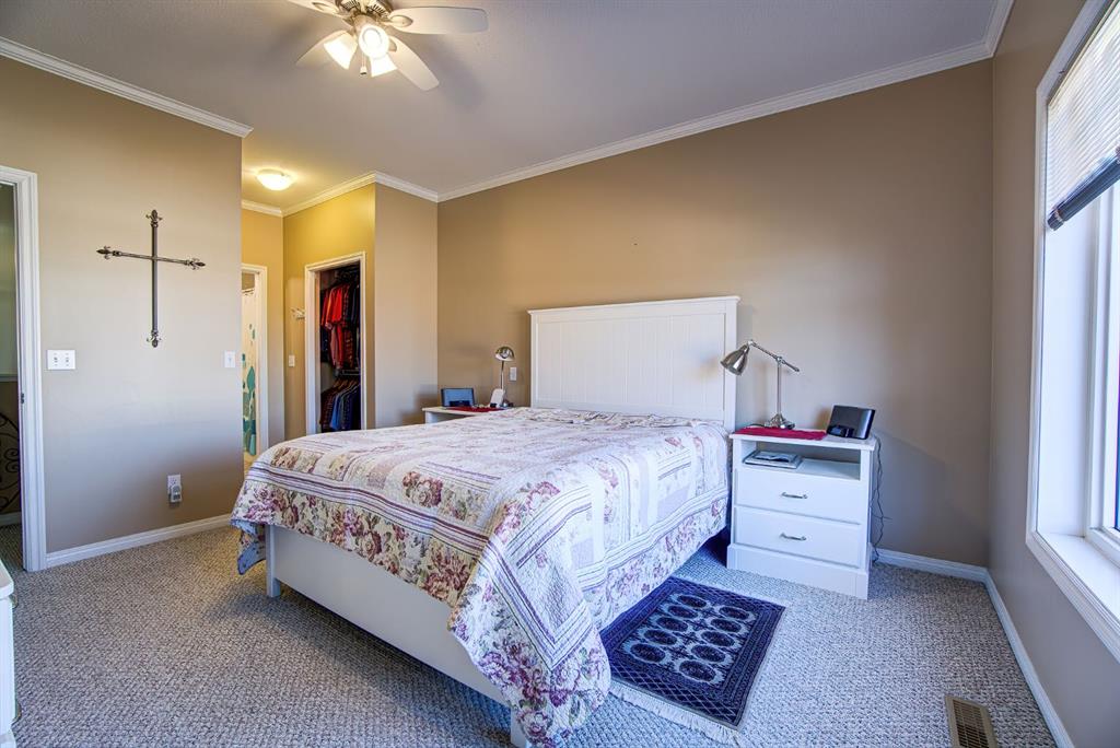 Picture for 22 Skyline Mews  https://www.cirrealty.ca/reb/creb/29/A2264329_19.jpg