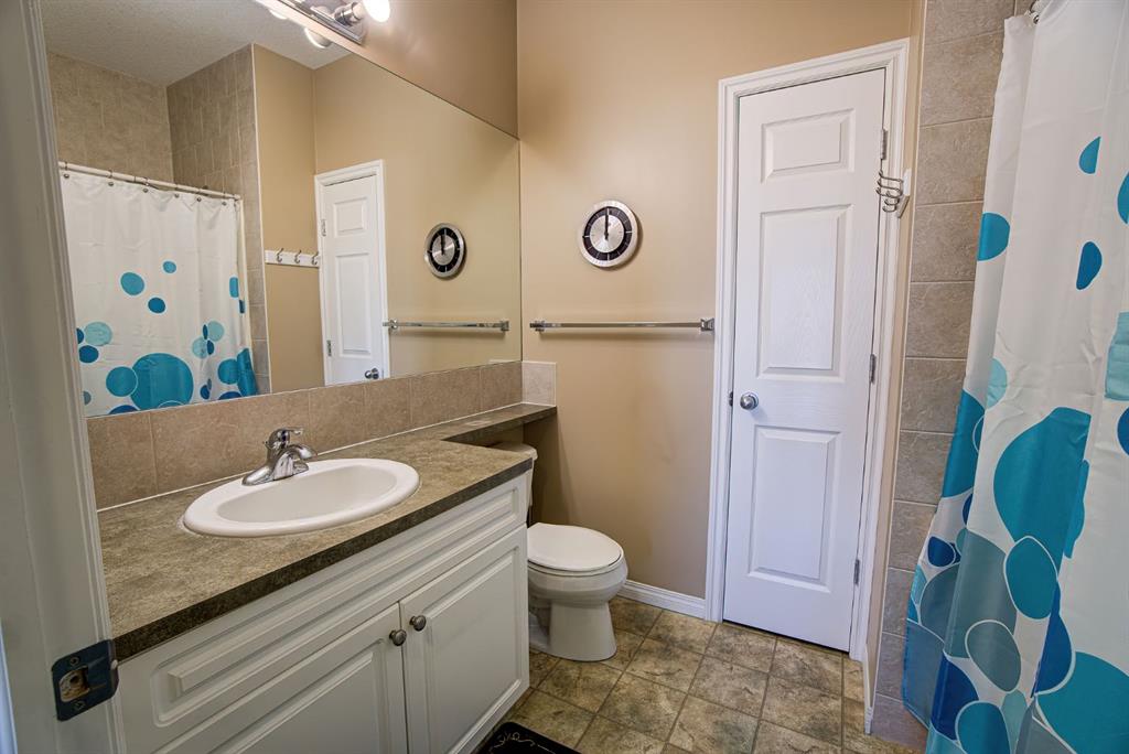 Picture for 22 Skyline Mews  https://www.cirrealty.ca/reb/creb/29/A2264329_23.jpg