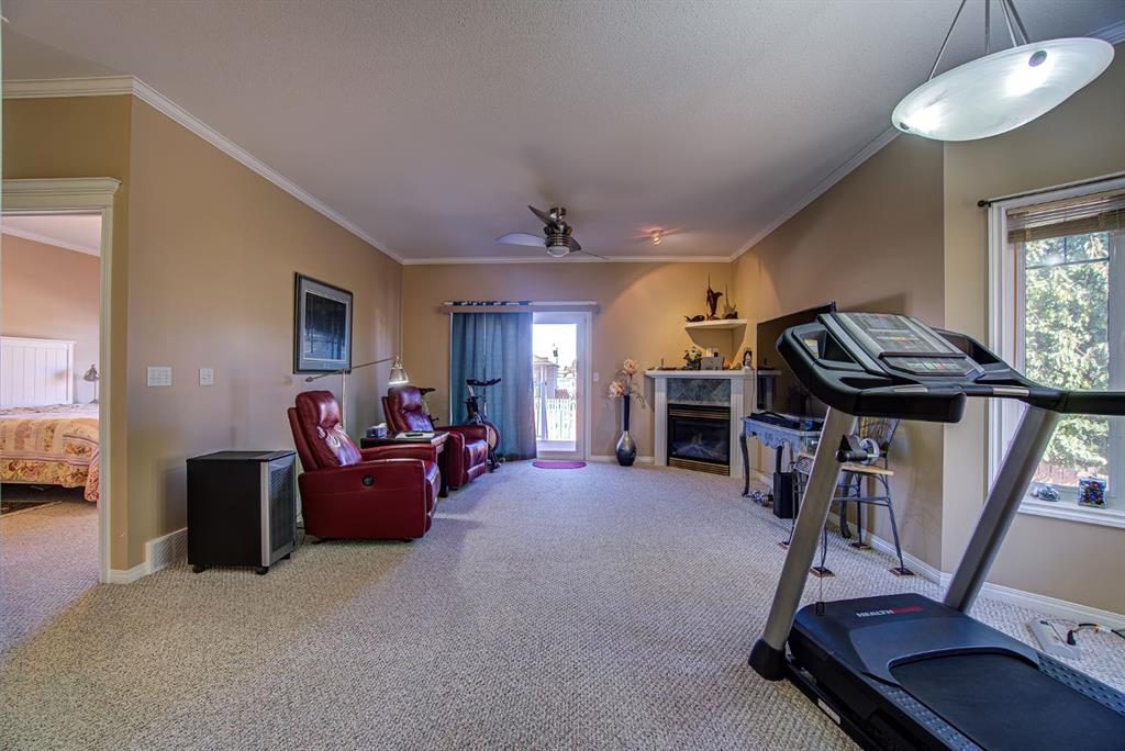 Picture for 22 Skyline Mews  https://www.cirrealty.ca/reb/creb/29/A2264329_25.jpg