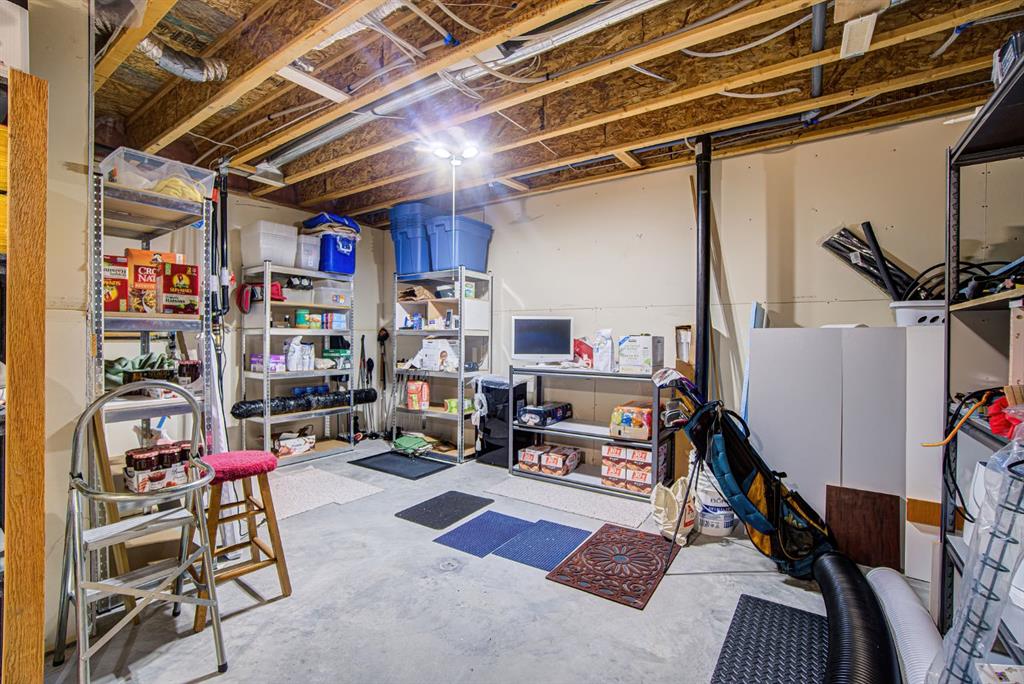 Picture for 22 Skyline Mews  https://www.cirrealty.ca/reb/creb/29/A2264329_42.jpg