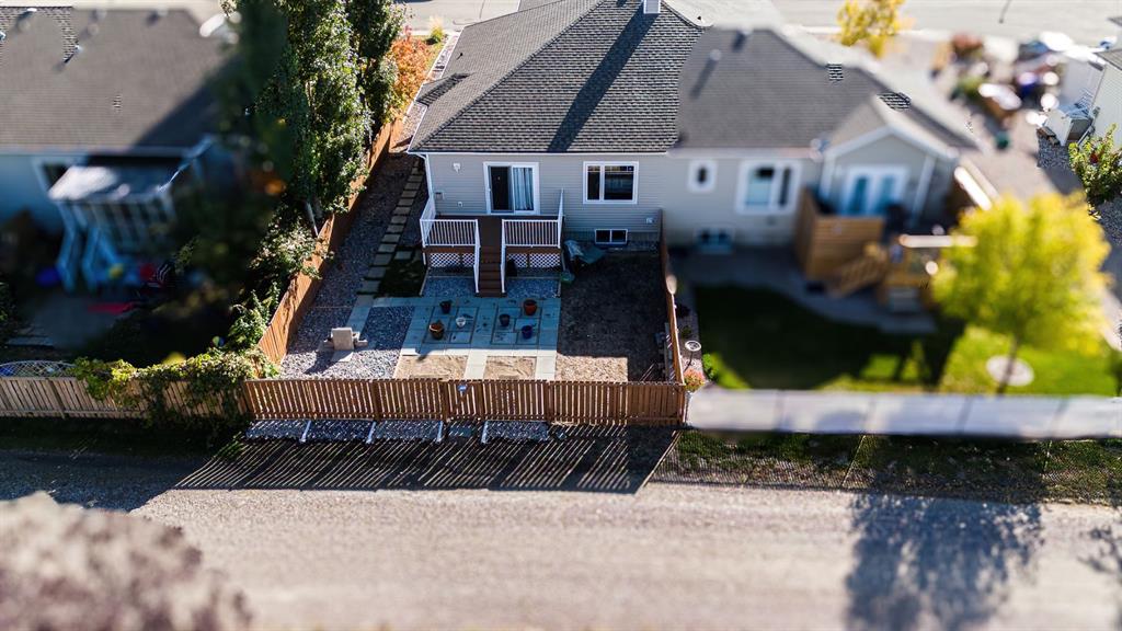 Picture for 22 Skyline Mews  https://www.cirrealty.ca/reb/creb/29/A2264329_47.jpg