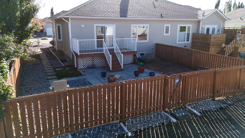 Picture for 22 Skyline Mews  https://www.cirrealty.ca/reb/creb/29/A2264329_49.jpg