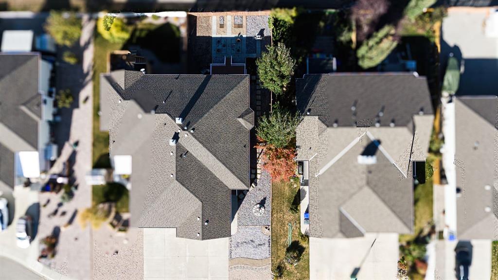 Picture for 22 Skyline Mews  https://www.cirrealty.ca/reb/creb/29/A2264329_8.jpg