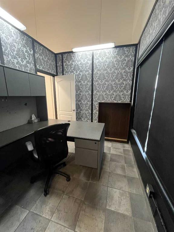 Picture for 504 B, 3208 8 Avenue NE