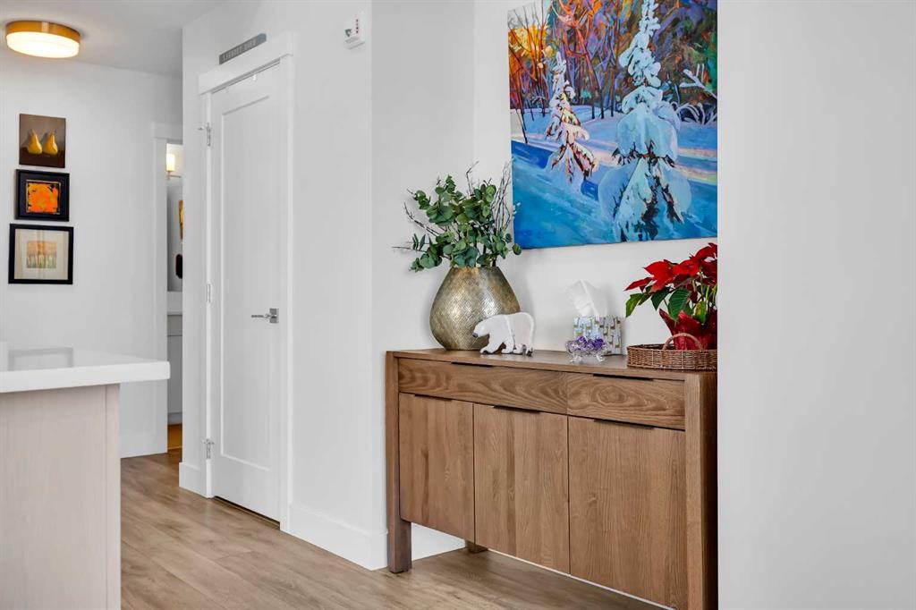 Picture for 210, 38 Quarry Gate SE