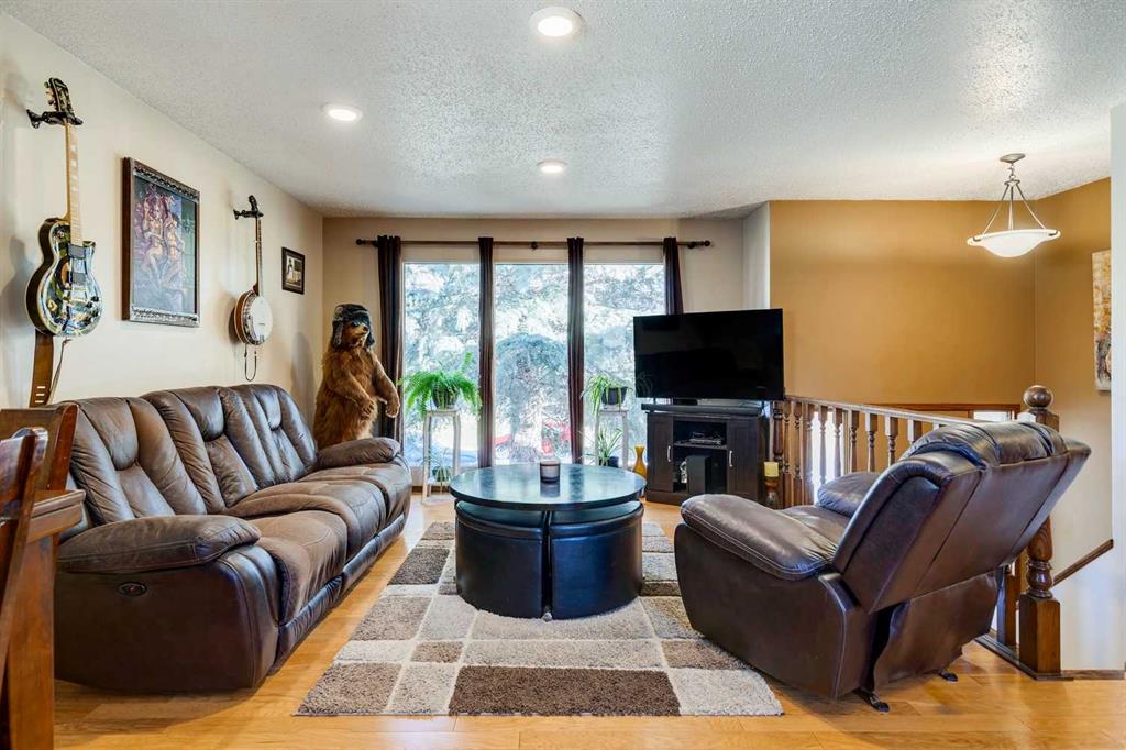 Picture for 150 Midcrest Crescent SE