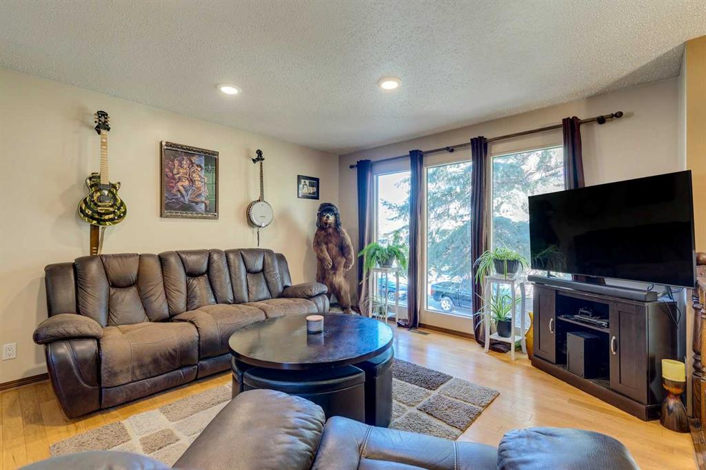 Picture for 150 Midcrest Crescent SE