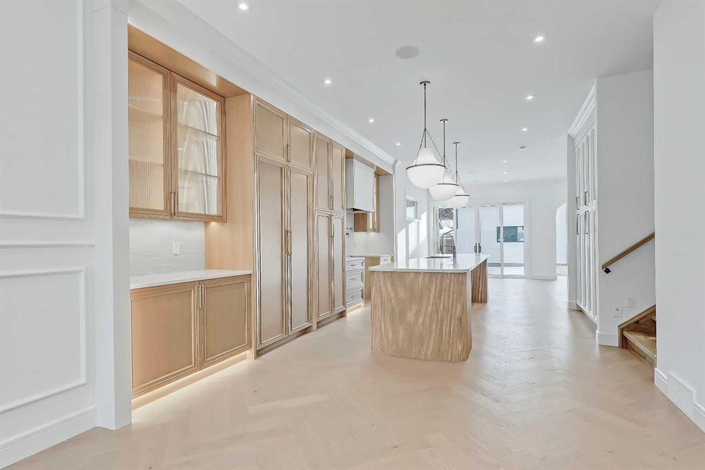 Picture for 1739 48 Avenue SW