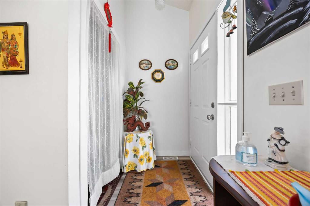 Picture for 44 Taraglen Place NE