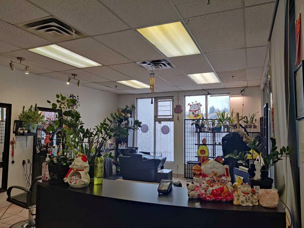 Picture for 25,26,27,33, 132 3 Avenue SE