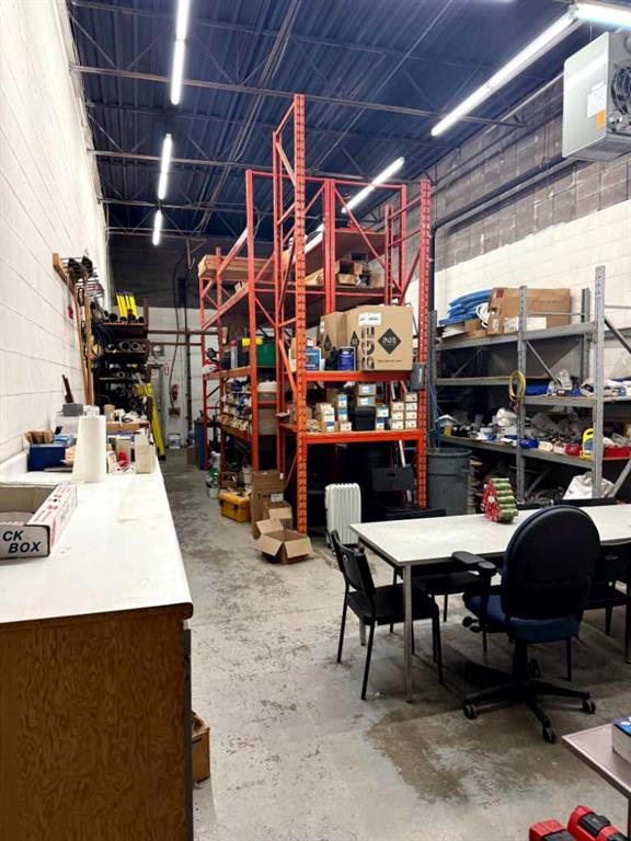 Picture for 552 42 Avenue SE