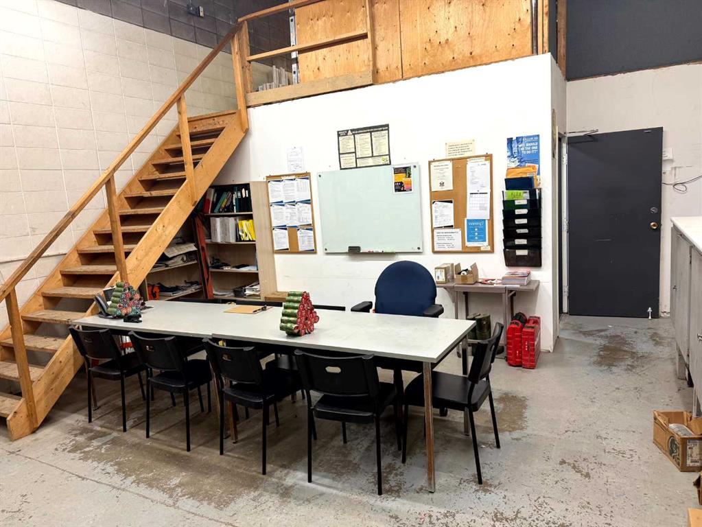 Picture for 552 42 Avenue SE