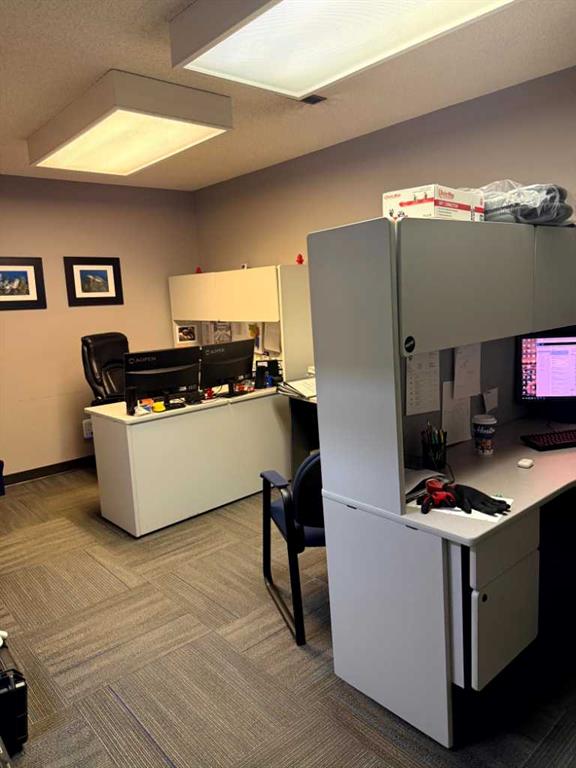 Picture for 552 42 Avenue SE