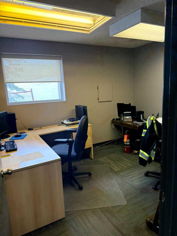 Picture for 552 42 Avenue SE