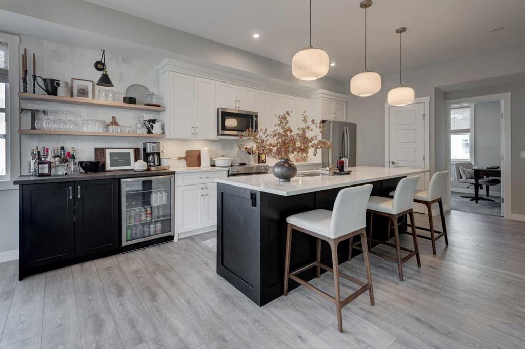 Picture for 405 Cranbrook Walk SE