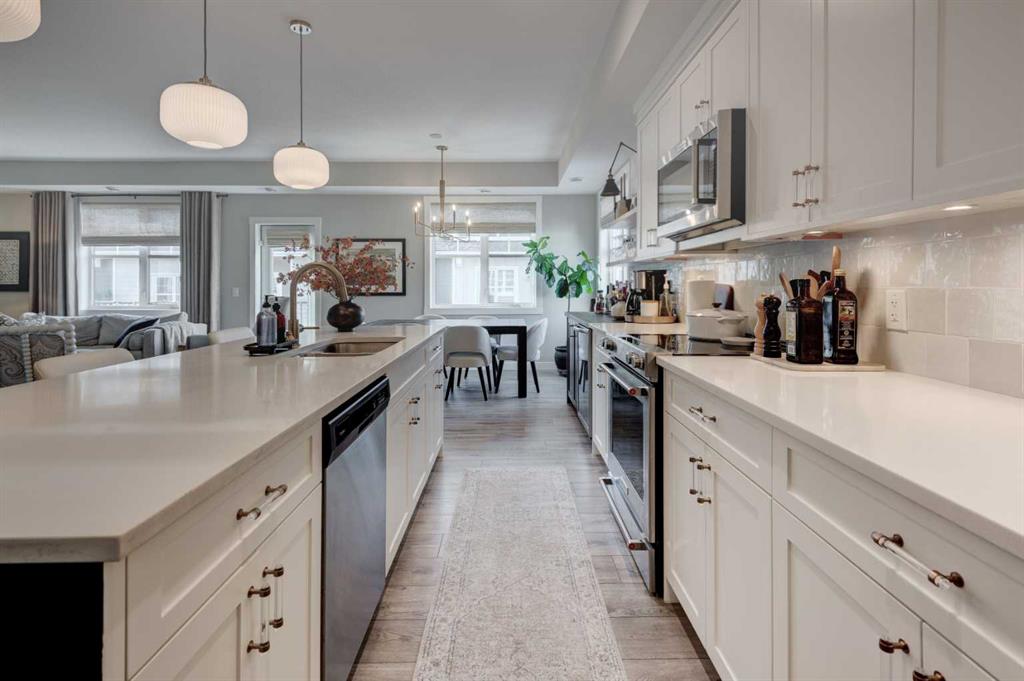 Picture for 405 Cranbrook Walk SE